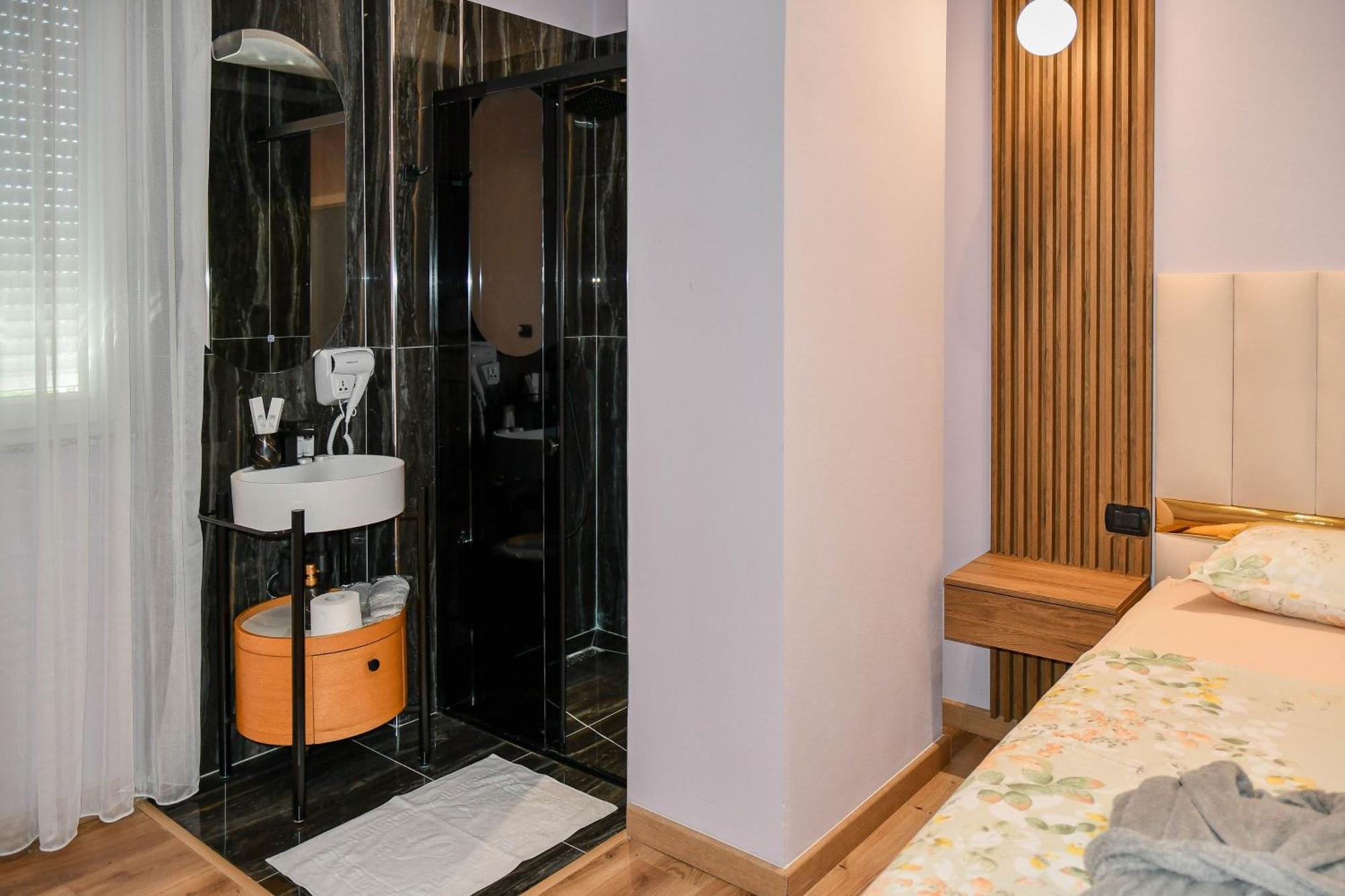 Hata Luxury Apartments Shkodër Extérieur photo